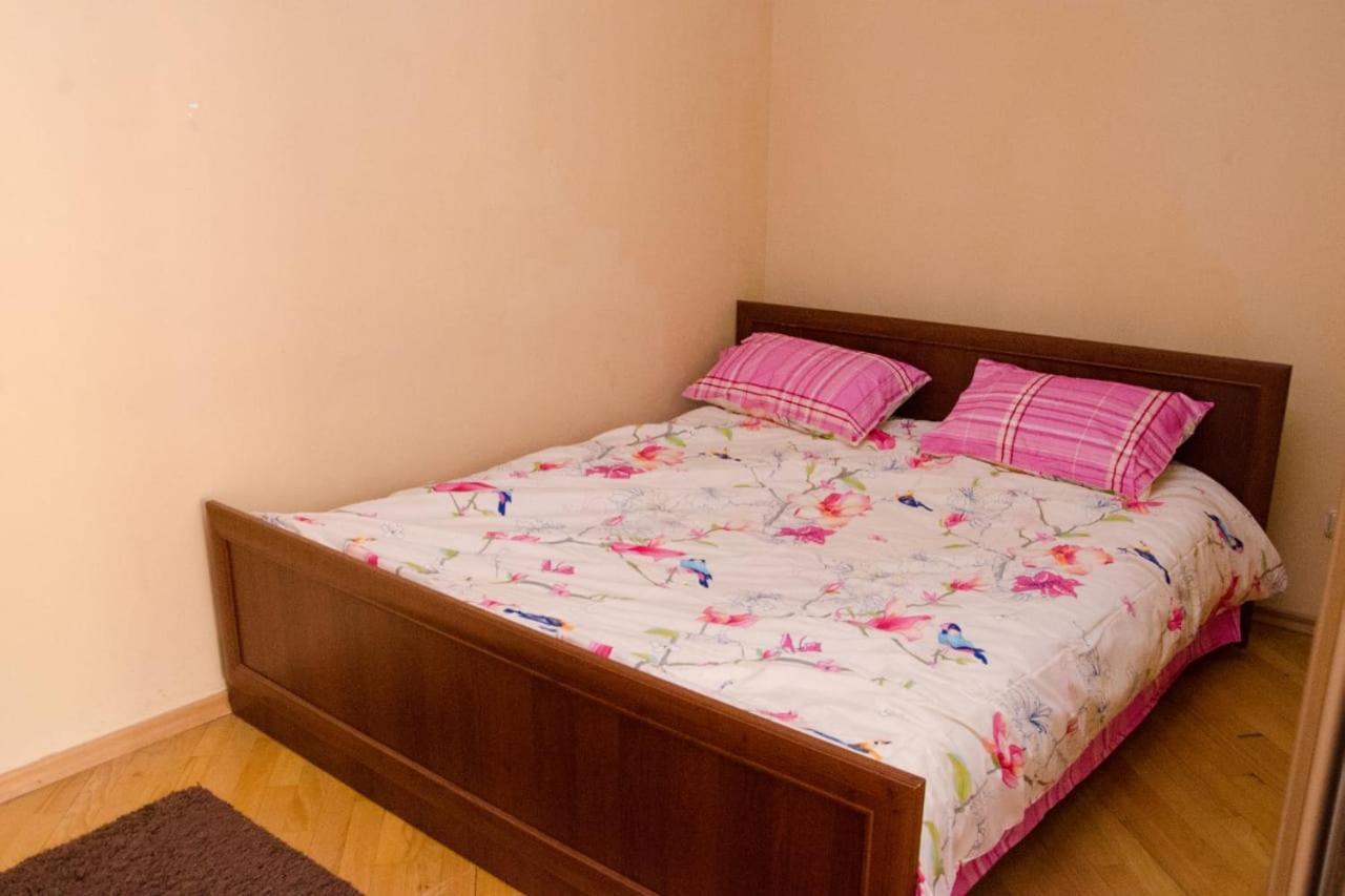 Svobody Avenue Apartment Lviv Exterior foto